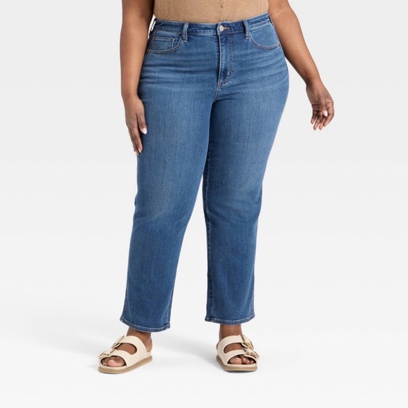 Universal Thread Denim - Womens Vintage Straight Jeans 
Medium Wash 
Universal Thread
Sz 17
New with Tag